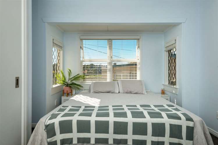 13 Coronation Street Belmont_18