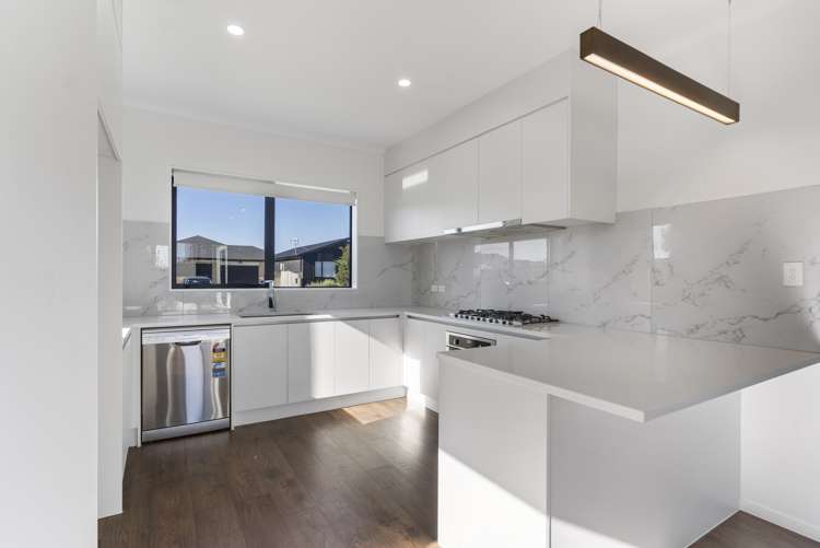 6 Castlepoint Avenue Takanini_7