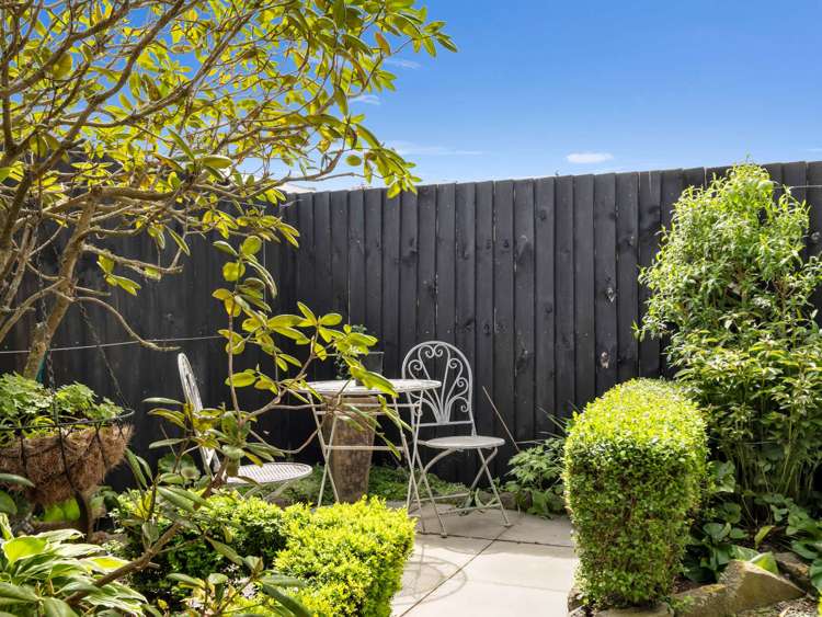 8 Stable Way Belfast_29