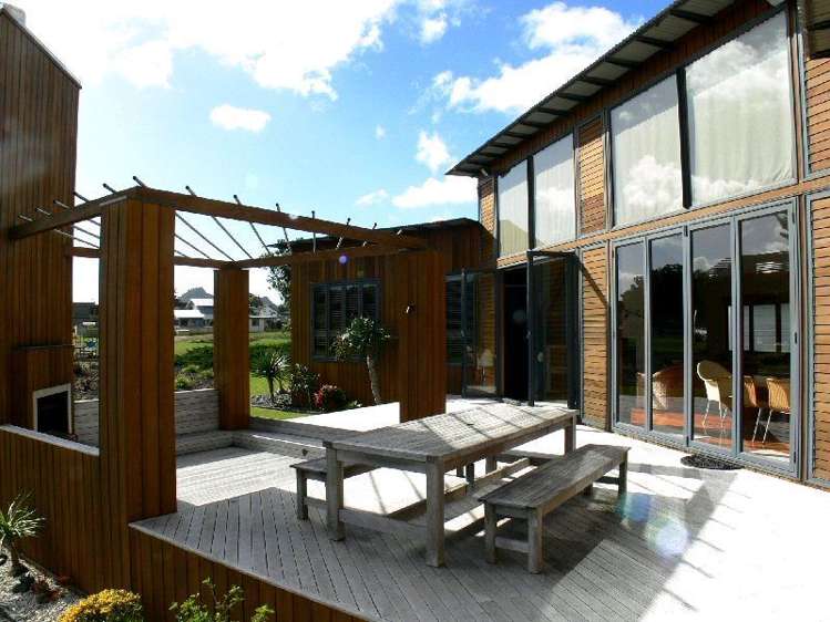 14 Ajax Head Pauanui_2