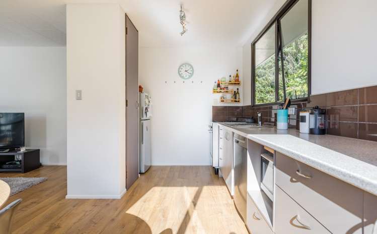 2/77 Woodfern Crescent Titirangi_6