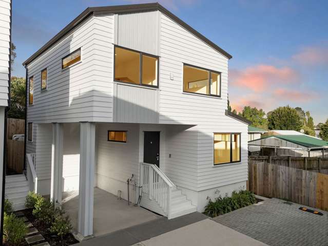 New, Bright & Parkside!