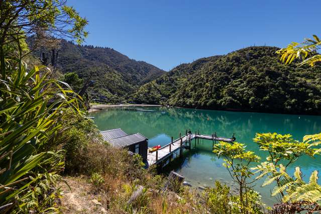 - Aratawa Bay, Bay of Many Coves Bay Of Many Coves_1