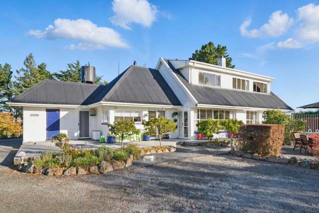 Private with Character, Space & Views