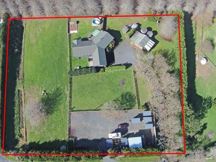 18 Kath Henry Lane Drury_17