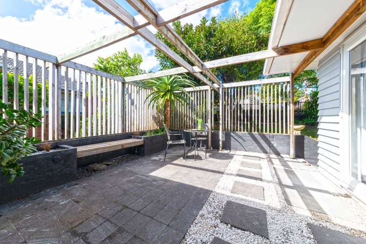 97 Hutchinson Avenue New Lynn_3