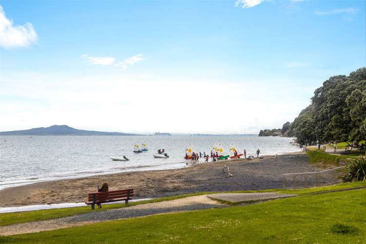 484 Beach Road Murrays Bay_19