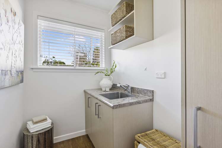 41 Seymour Road Mellons Bay_18