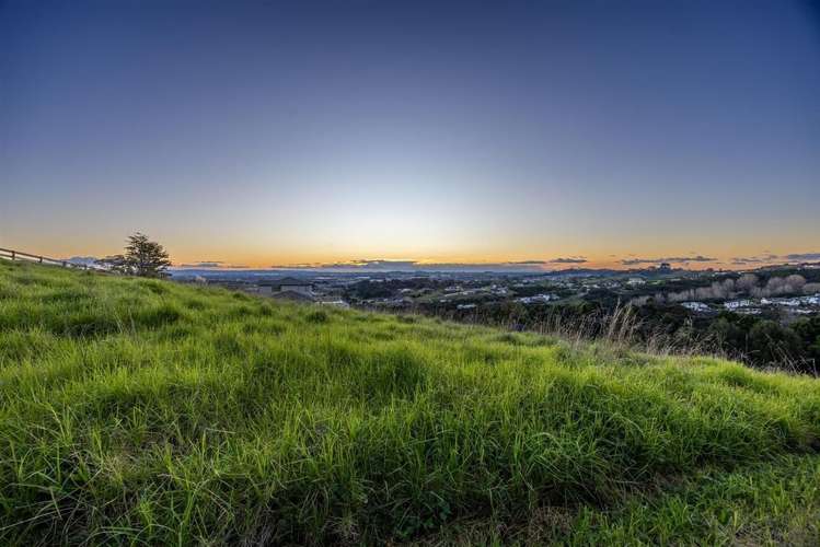 768 Redoubt Road Flat Bush_10