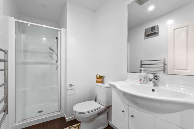 22 Henley Green Northwood_10