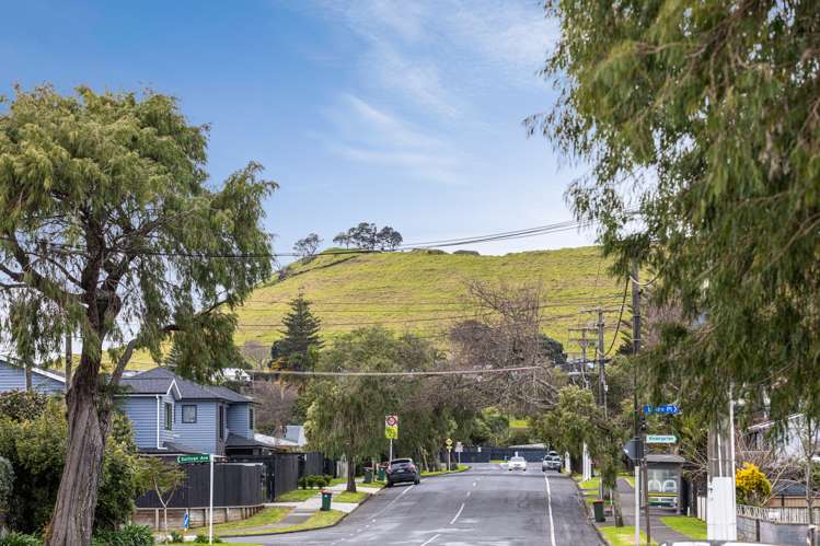 24 Muir Avenue Mangere Bridge_17