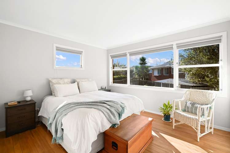 1 Garden Heights Avenue Glenview_12