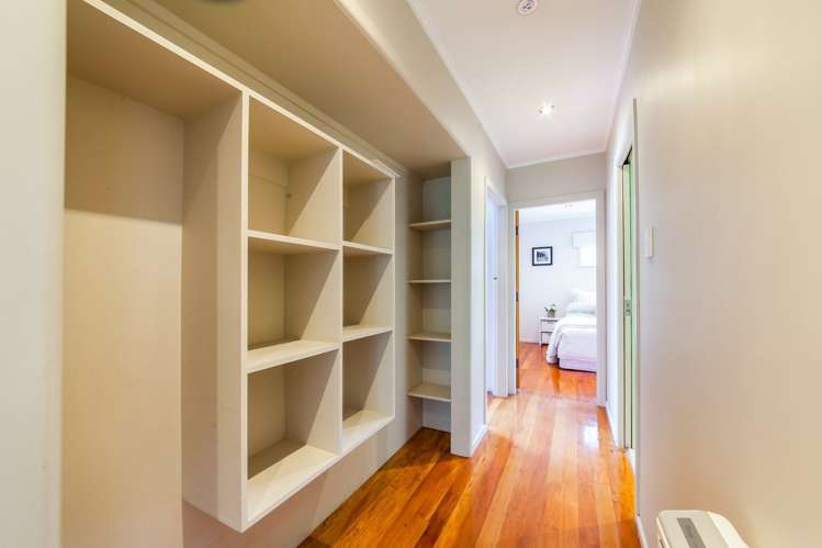 90 Vodanovich Road Te Atatu South_12