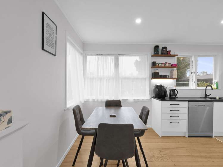 6 Colstone Street Glenview_10