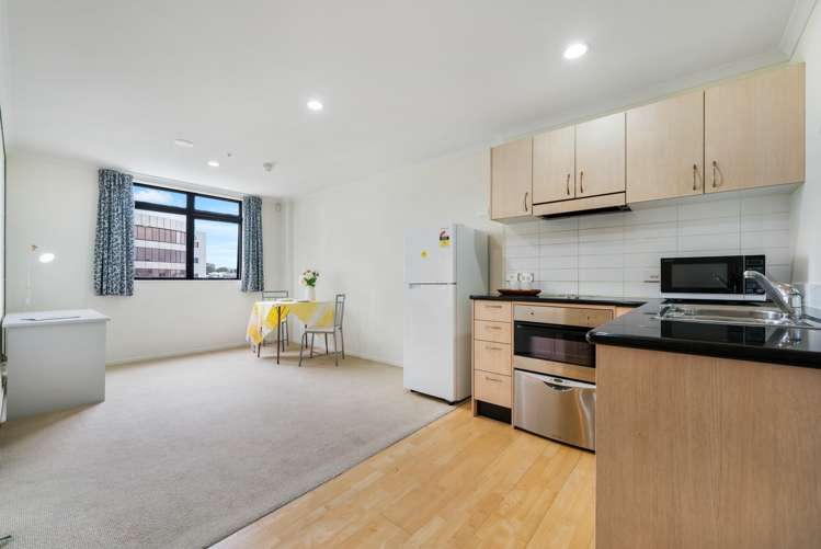 D502/176 Broadway Newmarket_6