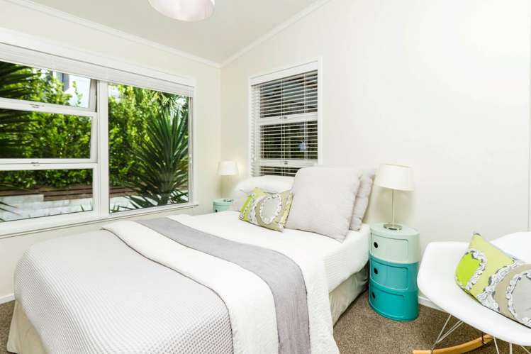 5/10 Blomfield Spa Takapuna_9