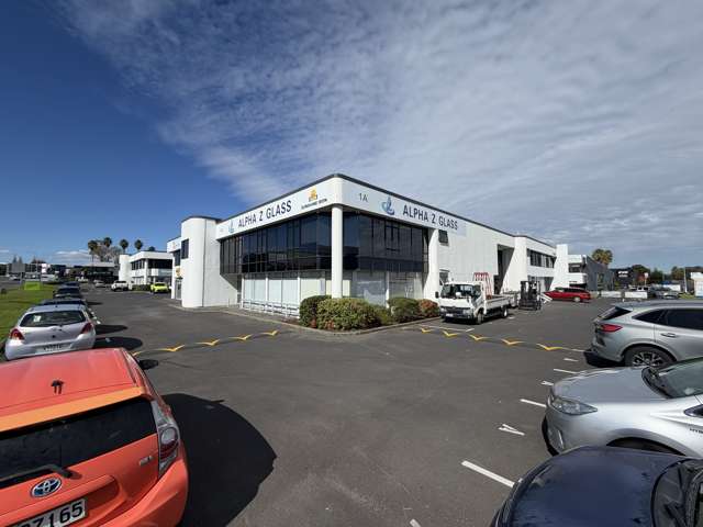 High exposure corner industrial - East Tamaki