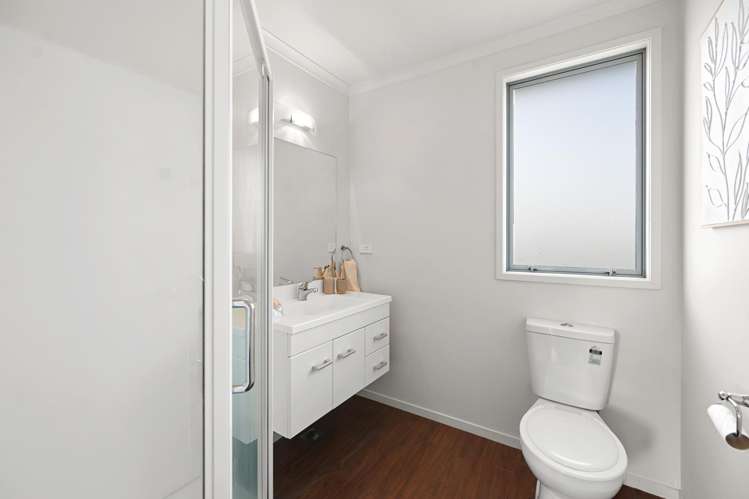 1/6 Page Place Hamilton East_8