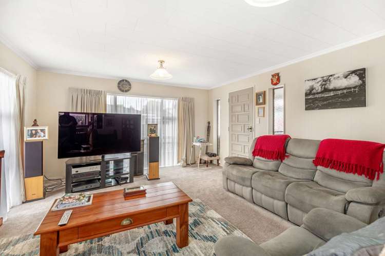 5 Chertsey Court Roslyn_6