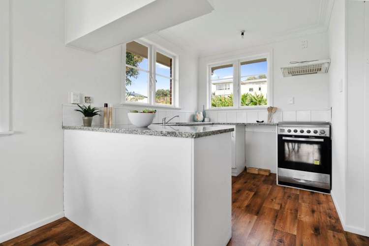 2 Helena Street Massey_11