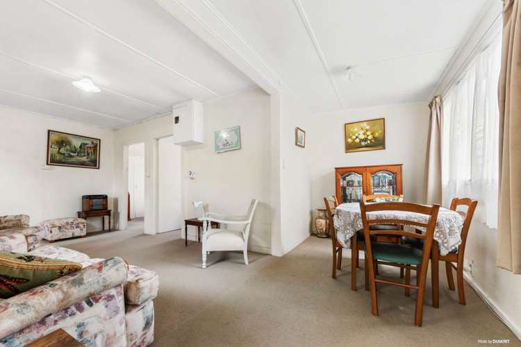 49 Roberts Road Te Atatu South_3