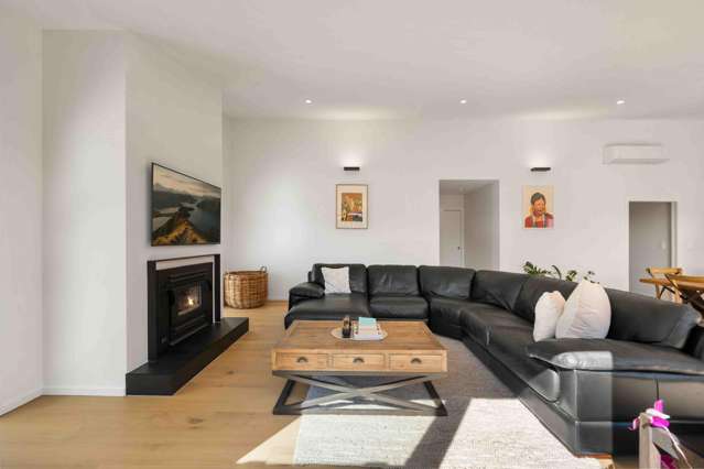 6 Moonstone Street Albert Town_4