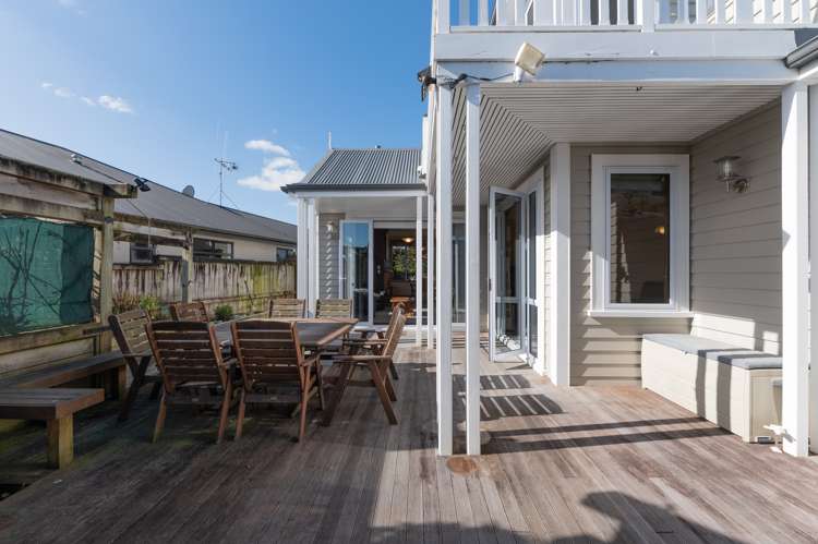 16 Thistlewood Avenue Hamilton East_15