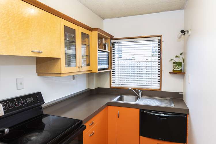 2/135 Stanmore Road Linwood_7