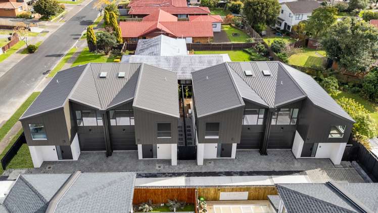 2/5 Galloway Crescent Farm Cove_12
