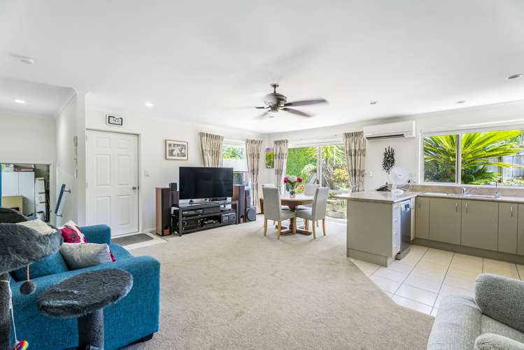 1/22 Ellenbury Place Stanmore Bay_4