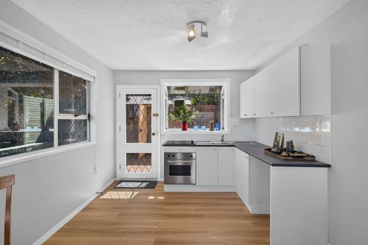 1/94 Oxford Street Lyttelton_7
