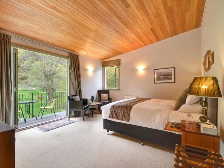 595 Kingston Road Jacks Point_10