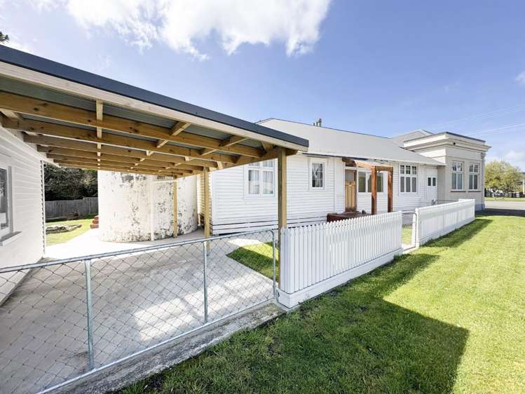 10814 Route 52 2698_10