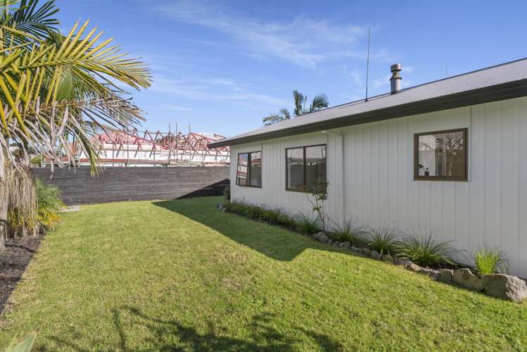2/4 Mardi Place Mount Maunganui_17