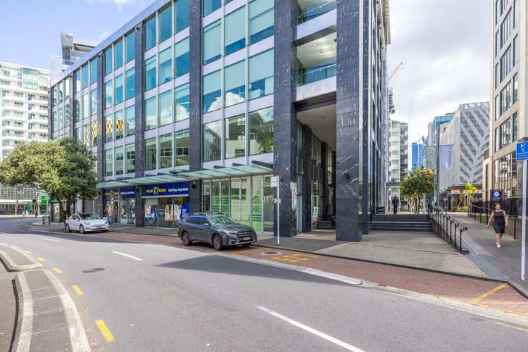 Shop D, 8 Mahuhu Crescent, City Centre_1