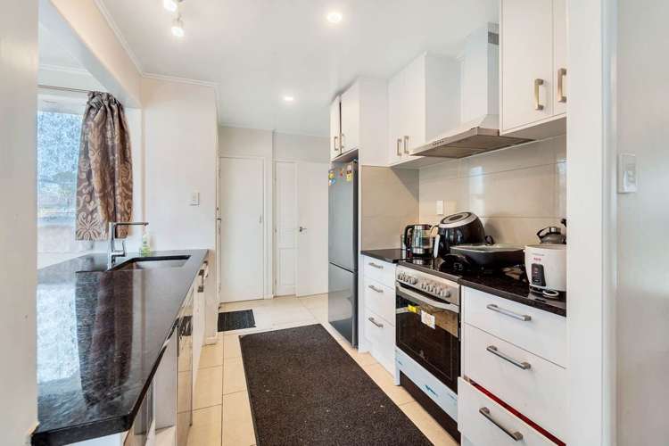 24 Finlow Drive Te Atatu South_6