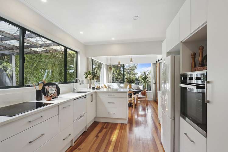 69 Takahe Road Titirangi_4