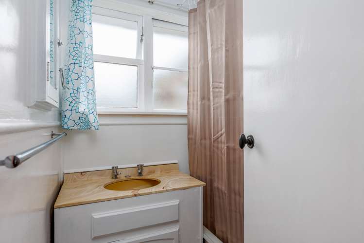 43 Exeter Crescent Takaro_10