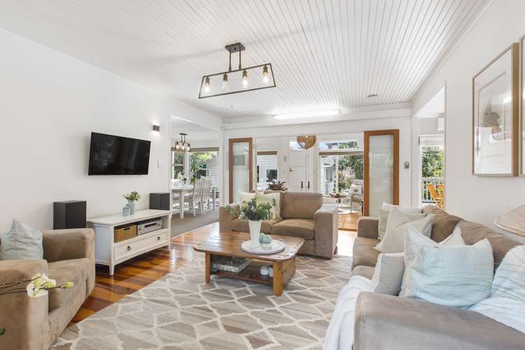 103 Beach Road Mellons Bay_3