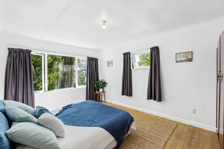 81 Scenic Drive Titirangi_12