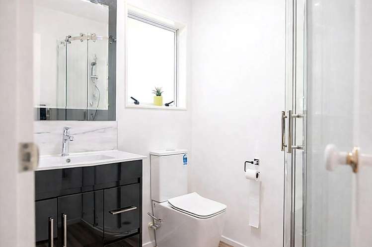 36A Beach Road Pahurehure_10