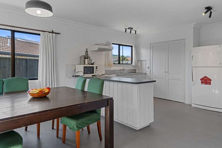 283 Welcome Bay Road Welcome Bay_7