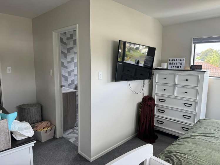 2 Landette Road 10686_5