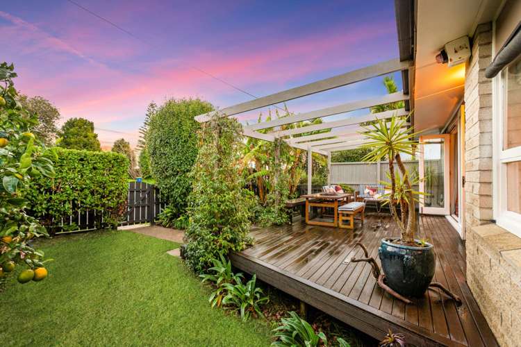 1 Dawnhaven Drive Te Atatu Peninsula_1