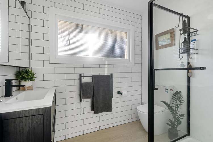 1/177 Glenfield Road Hillcrest_14