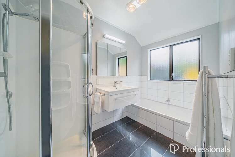 13 Otamarau Grove Maungaraki_19