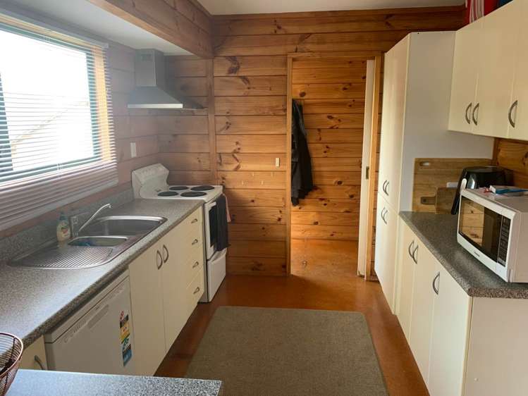 31 Donald Street Stanmore Bay_5