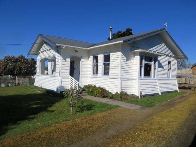 8 Onslow Street East Ohingaiti_1