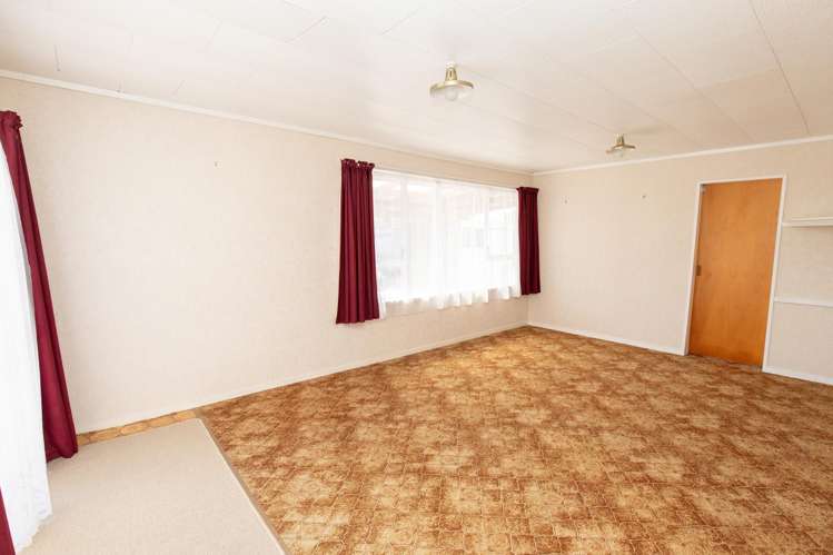 11 McClean Place Ngatea_16