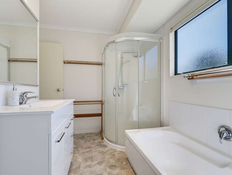 6 Thornlea Drive Welcome Bay_11